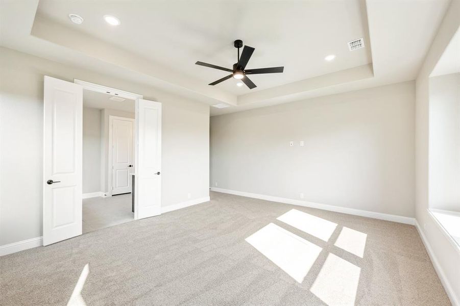 Spacious, unfurnished interior of a new home in Ridgepoint, Midlothian (Image 24).