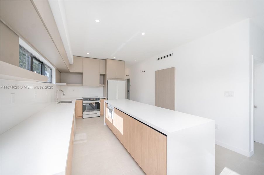 Image 36 of a home in .