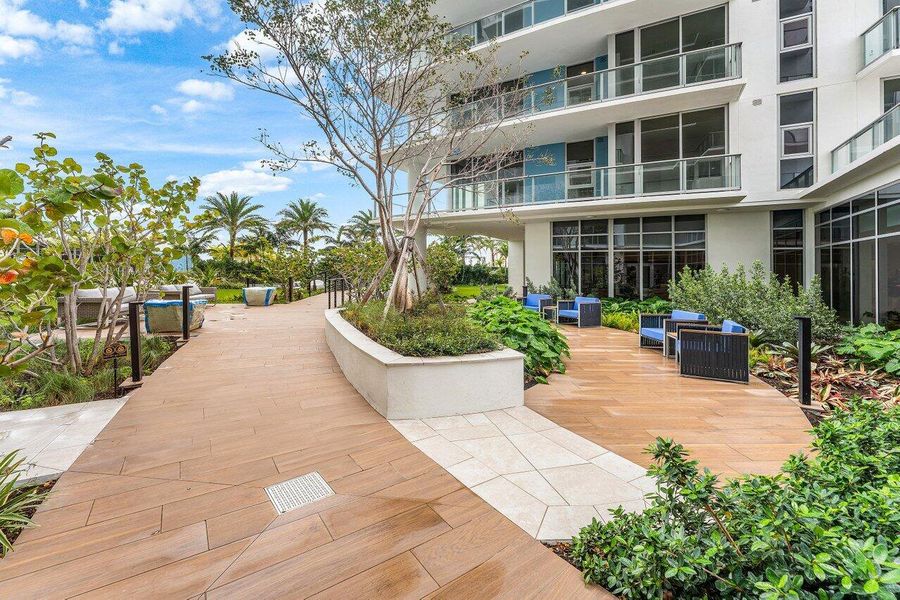 055-220LakeShoreDrive-1415-LakePark-FL-3