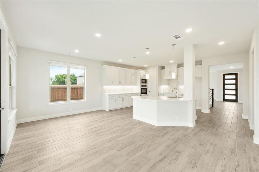 Furnished interior view inside a new home in Ridgepoint, Midlothian (Image 8).