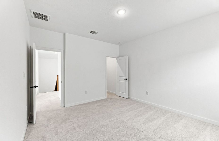 Spacious, unfurnished interior of a new home in Kuempel Farms, Pflugerville (Image 32).