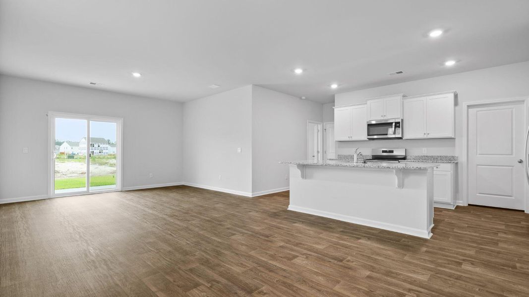 Spacious, unfurnished interior of a new home in , Summerville (Image 29).