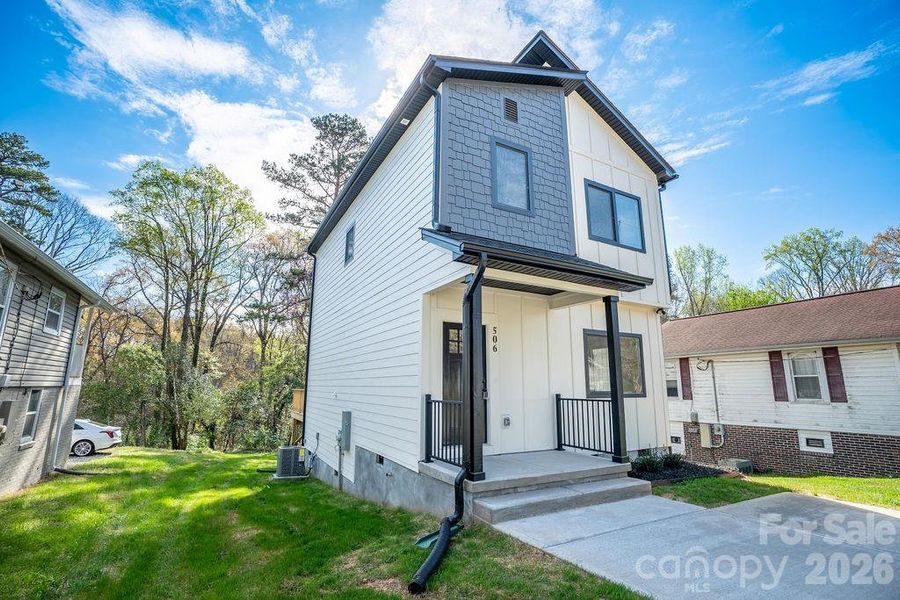 Exterior details and patio area of a home in , Gastonia (Image 3).
