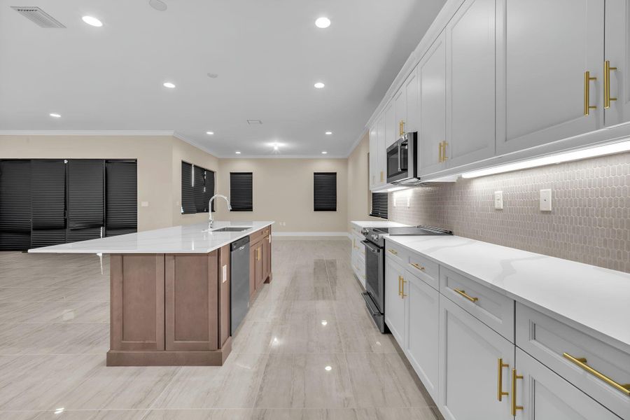 Image 68 of a home in .