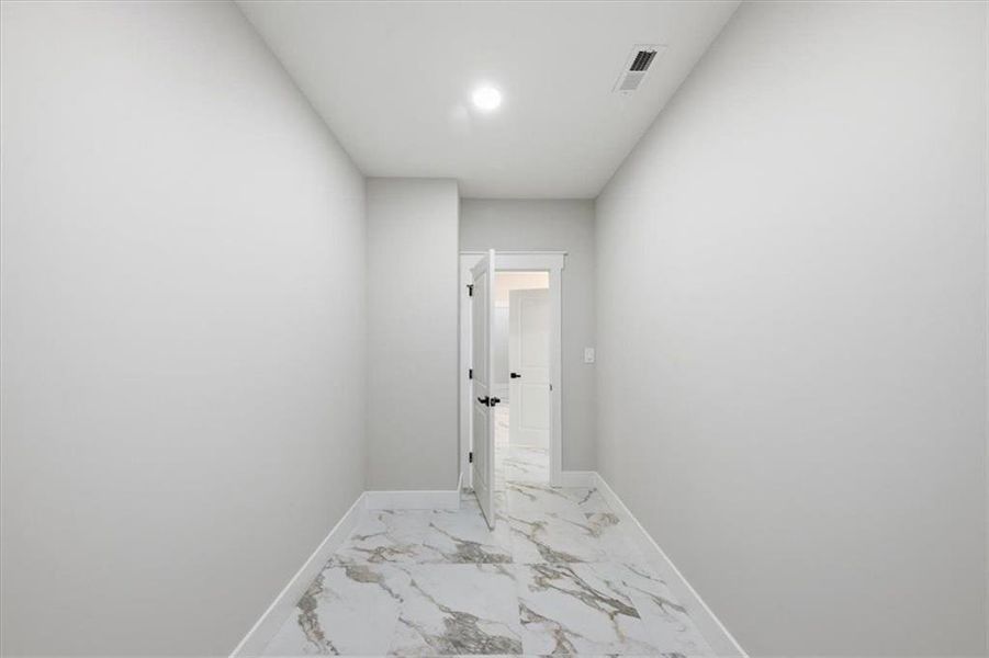 Spacious, unfurnished interior of a new home in , Acworth (Image 27).