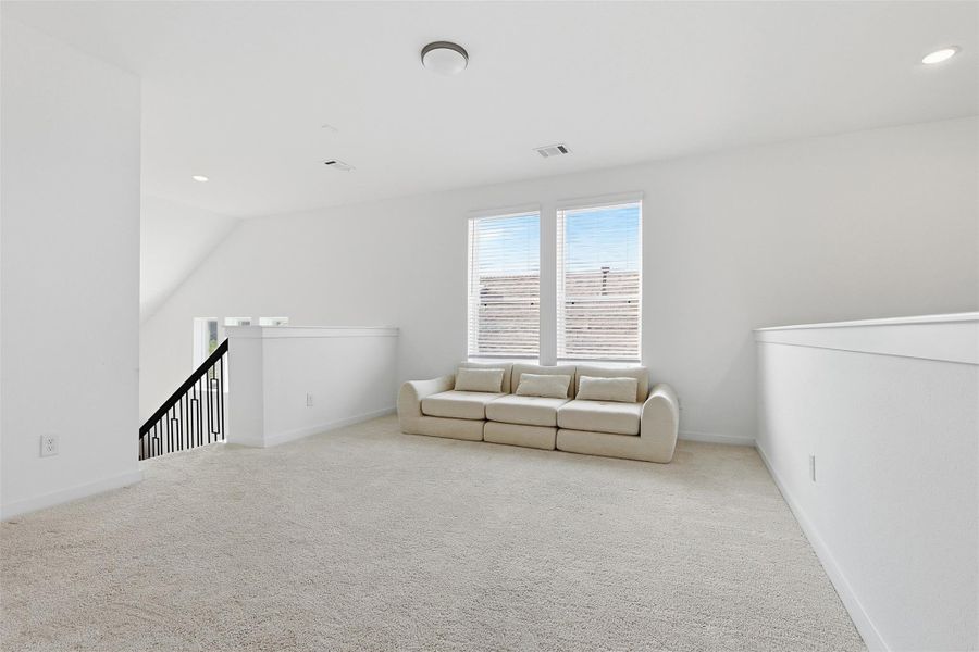 Large game room / flex space! Large game room / flex space!