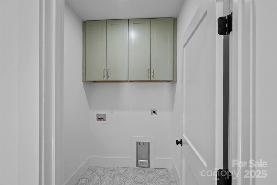 Spacious, unfurnished interior of a new home in , Charlotte (Image 20).