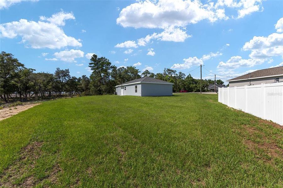 Exterior details and patio area of a home in , Ocala (Image 3).