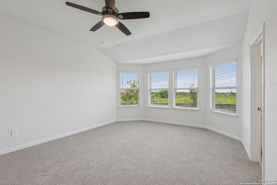 Spacious, unfurnished interior of a new home in Catalina, Converse (Image 17).