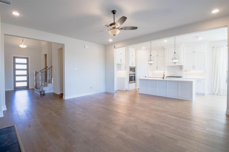 Spacious, unfurnished interior of a new home in M3 Ranch Phase 1, Mansfield (Image 28).