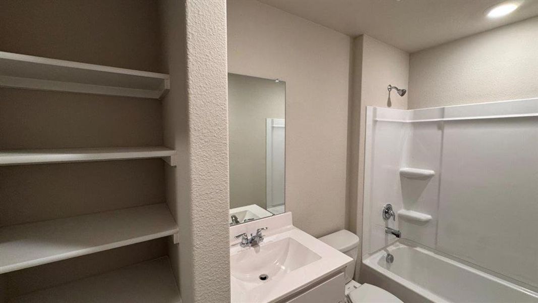 Furnished interior view inside a new home in Meadowbrook Estates, Cleburne (Image 5). Furnished interior view inside a new home in Meadowbrook Estates, Cleburne (Image 5).