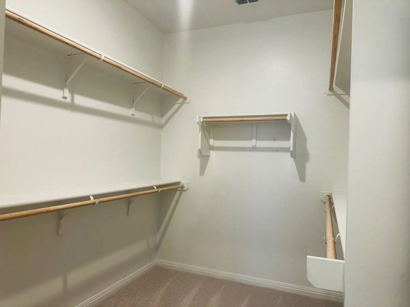 Spacious, unfurnished interior of a new home in Patterson Ranch, Georgetown (Image 20).