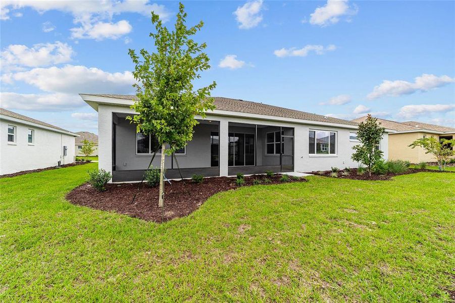 Exterior details and patio area of a home in , Ocala (Image 3).