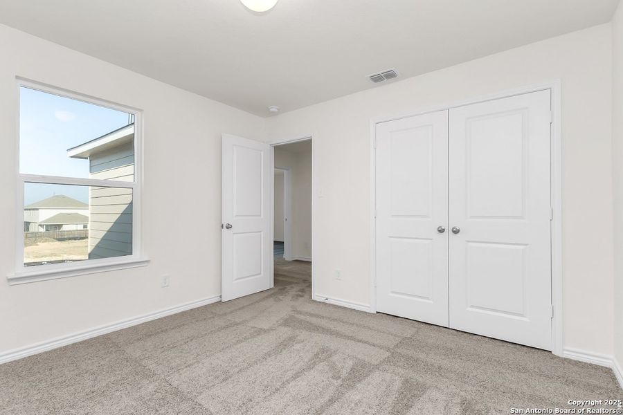 Spacious, unfurnished interior of a new home in Knox Ridge, Converse (Image 12).