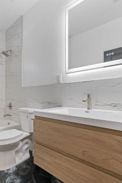 Close-up of interior finishes inside a home in , Dunnellon (Image 14).