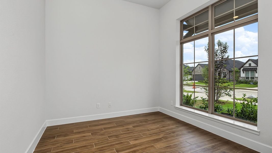 Spacious, unfurnished interior of a new home in Grange, Katy (Image 10).