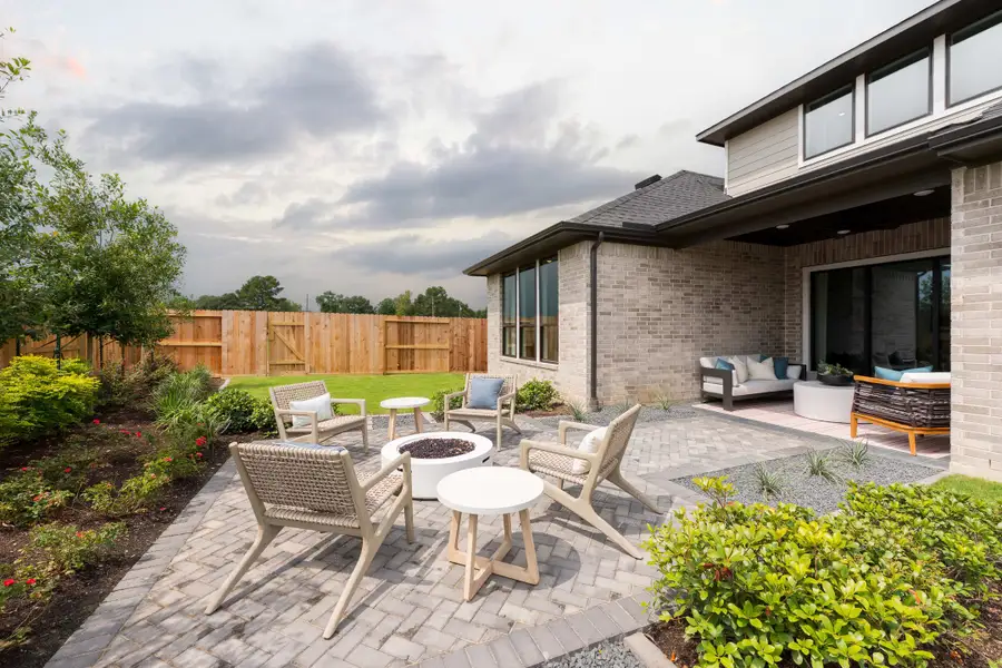 Image 7 representing the Goldeneye by Tri Pointe Homes in Tompkins Reserve, Katy, TX.