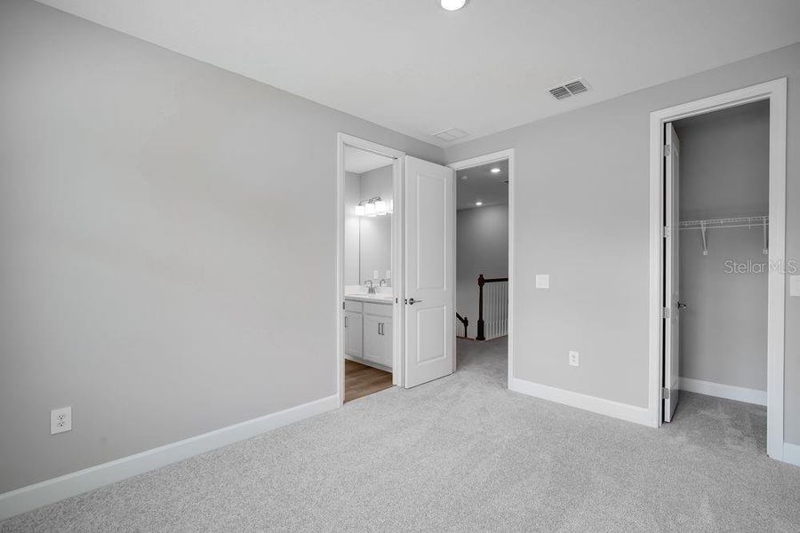 Spacious, unfurnished interior of a new home in Timber Ridge, Plant City (Image 23).