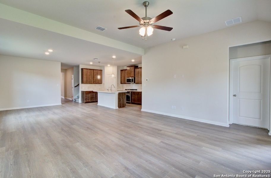 Spacious, unfurnished interior of a new home in Clear Creek, New Braunfels (Image 26).