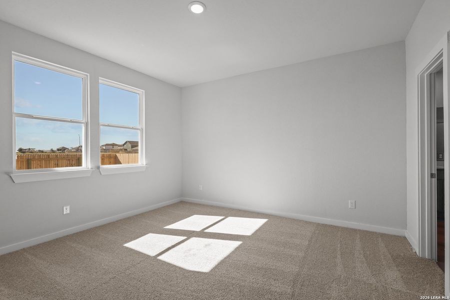 Spacious, unfurnished interior of a new home in Hiddenbrooke, Seguin (Image 19).