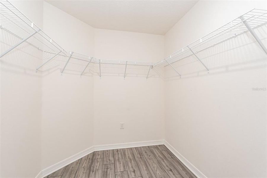 Spacious, unfurnished interior of a new home in , Palm Bay (Image 9).