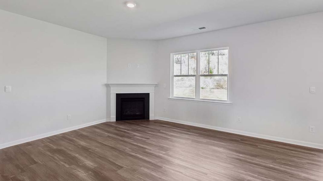 Spacious, unfurnished interior of a new home in Rydele Heights, Asheville (Image 21).