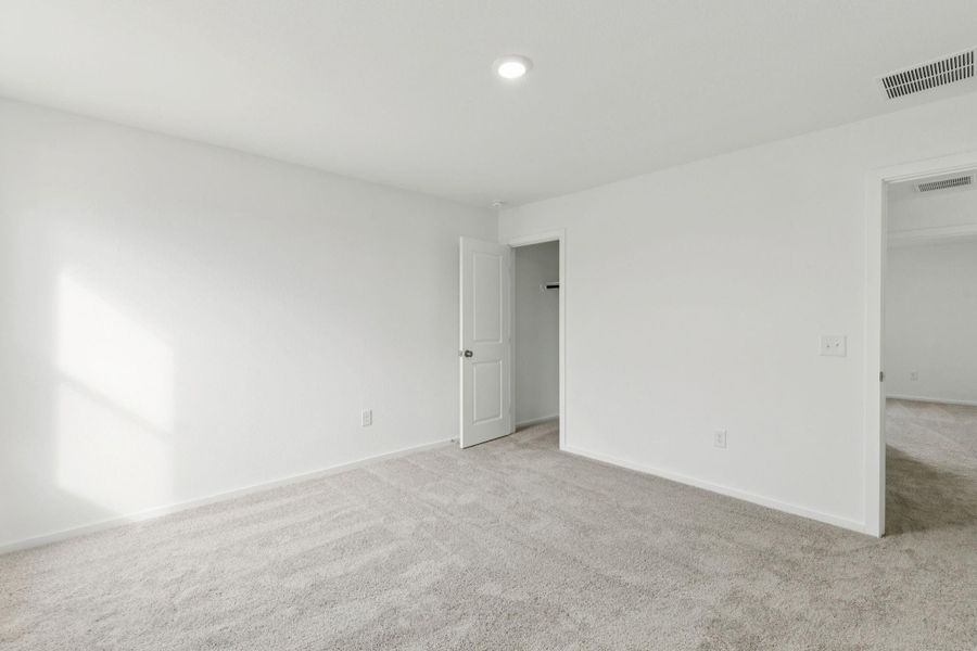 Spacious, unfurnished interior of a new home in Windcress, Cove (Image 21).