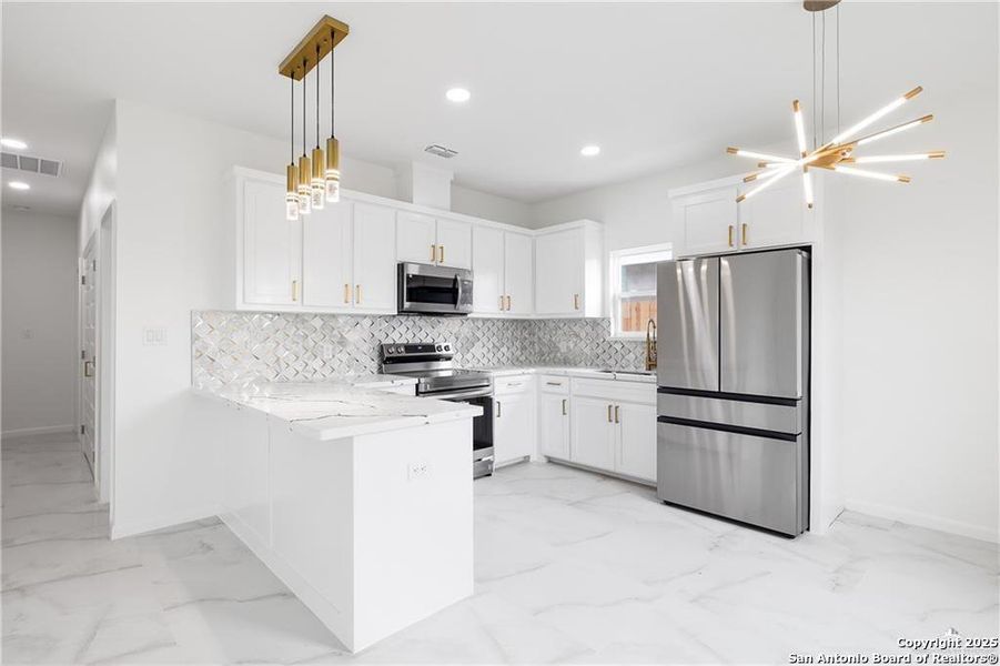 Furnished interior view inside a new home in , Edinburg (Image 5).