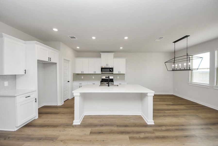 Kitchen, quartz countertops, SS appliances