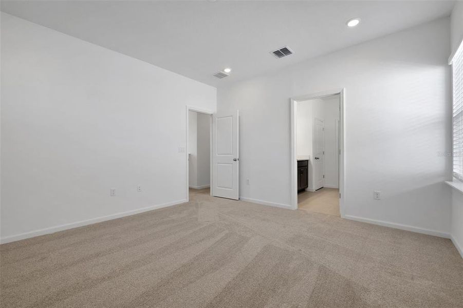 Spacious, unfurnished interior of a new home in Crossroads at Kelly Park, Apopka (Image 19).