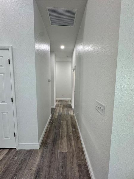 Spacious, unfurnished interior of a new home in , Ocala (Image 10).