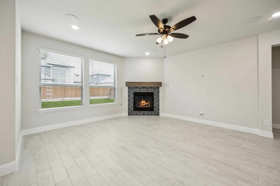 Spacious, unfurnished interior of a new home in Las Lomas, Forney (Image 10). Spacious, unfurnished interior of a new home in Las Lomas, Forney (Image 10).