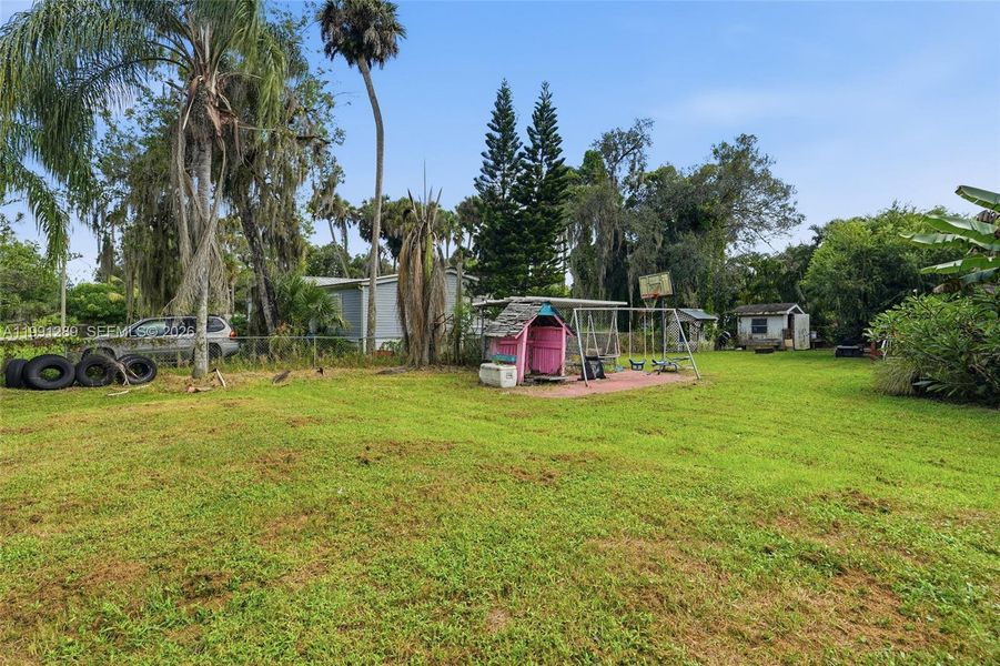 Community amenities in , Labelle (Image 24). Community amenities in , Labelle (Image 24).