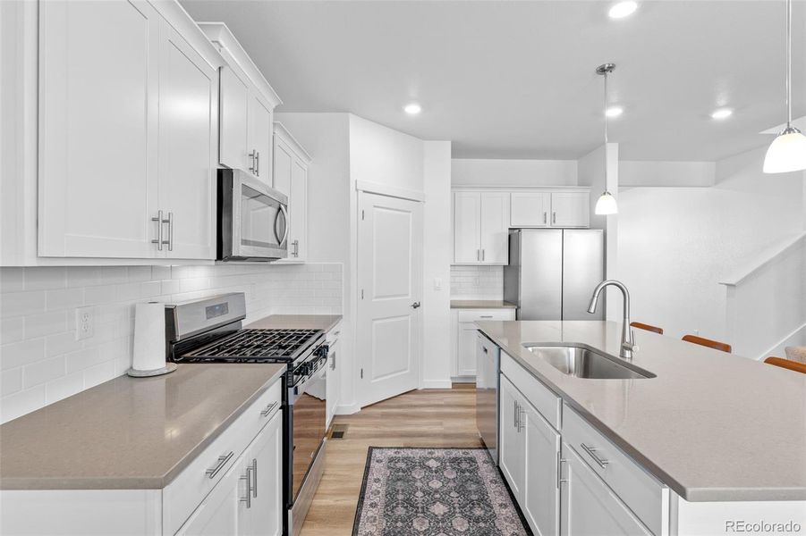 Furnished interior view inside a new home in Vantage, Berthoud (Image 7).