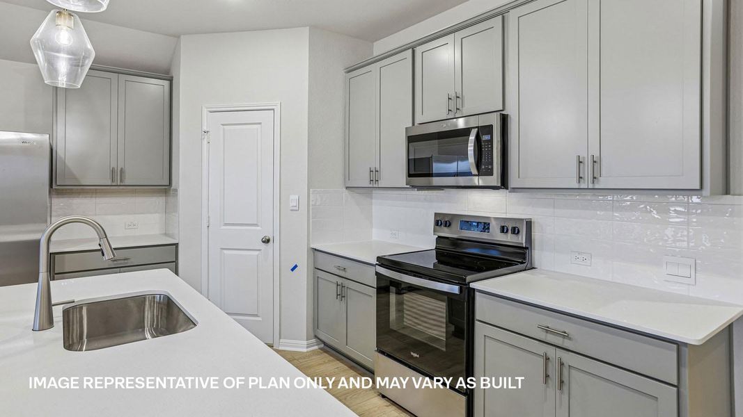 Furnished interior view inside a new home in Thunder Rock, Marble Falls (Image 10).
