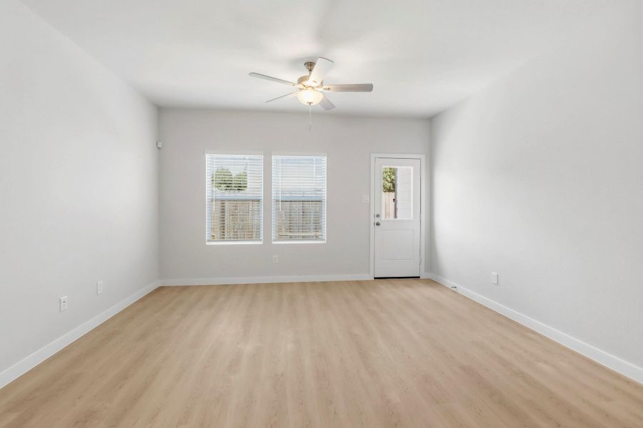 Spacious, unfurnished interior of a new home in Crockett Meadows, Conroe (Image 13). Spacious, unfurnished interior of a new home in Crockett Meadows, Conroe (Image 13).