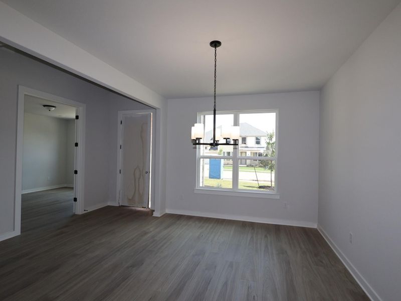 Spacious, unfurnished interior of a new home in Edgewood, Leander (Image 21).