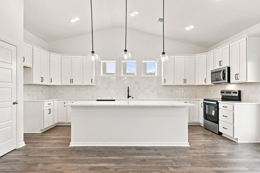 Furnished interior view inside a new home in Somerset, Myrtle Beach (Image 6).