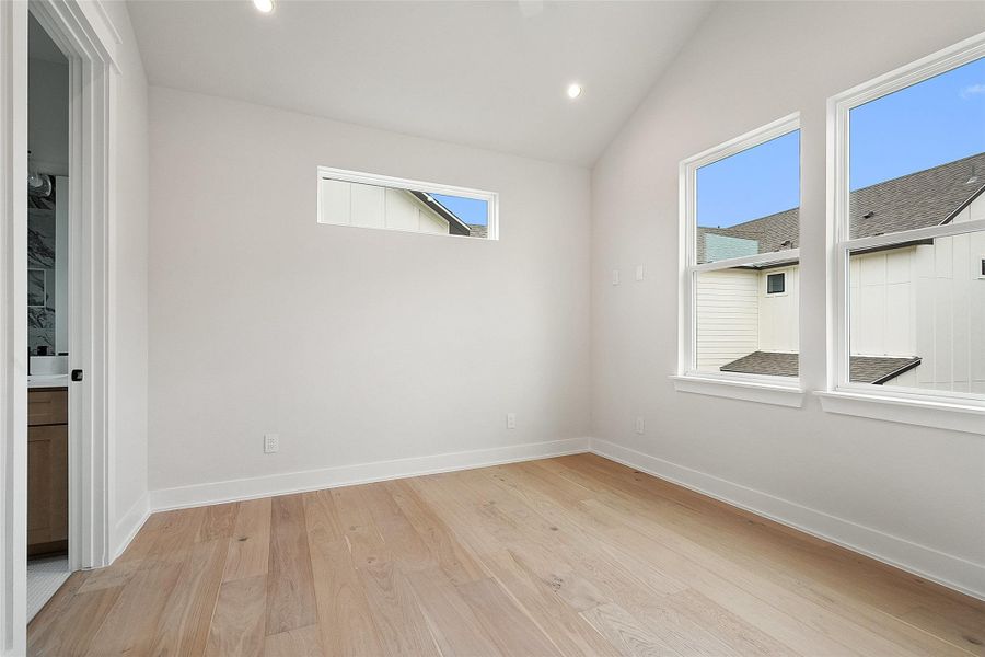 Spacious, unfurnished interior of a new home in , Austin (Image 9).