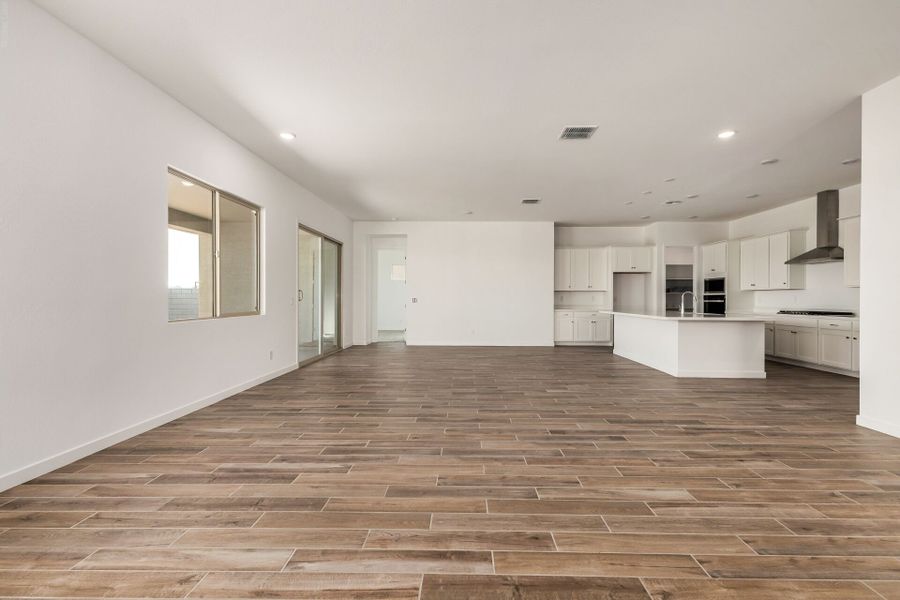 Spacious, unfurnished interior of a new home in Landmarke, San Tan Valley (Image 8). Spacious, unfurnished interior of a new home in Landmarke, San Tan Valley (Image 8).