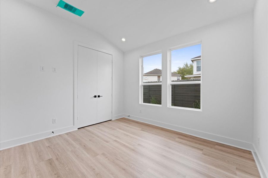 Spacious, unfurnished interior of a new home in , Missouri City (Image 29). Spacious, unfurnished interior of a new home in , Missouri City (Image 29).