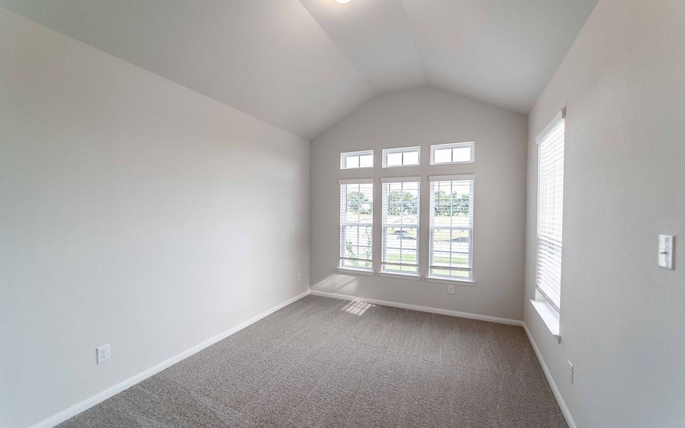 Spacious, unfurnished interior of a new home in Bay Creek, Baytown (Image 15).
