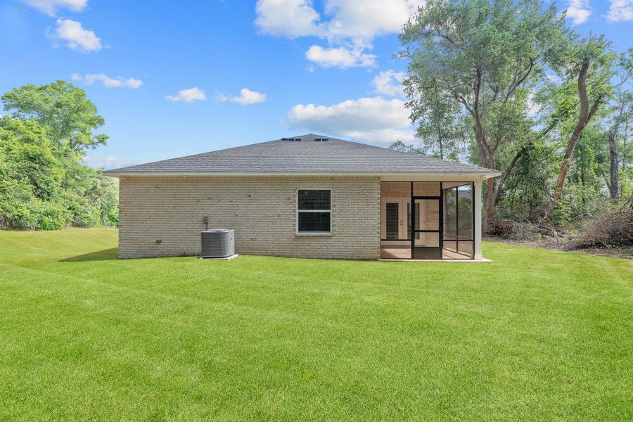 Representative exterior details of a home built from the Drexel by Maronda Homes in Applewood Reserve, Lakeland (Image 36).