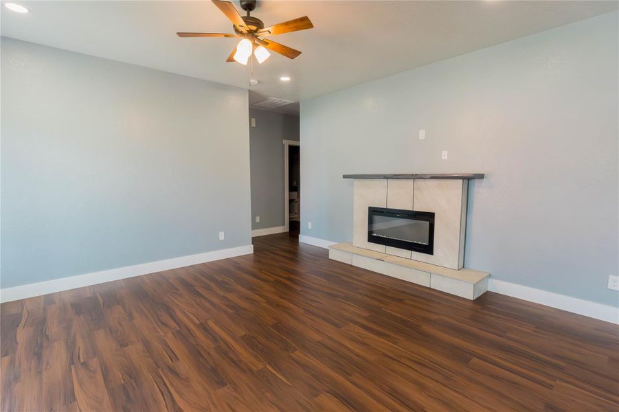 Spacious, unfurnished interior of a new home in , Houston (Image 23).