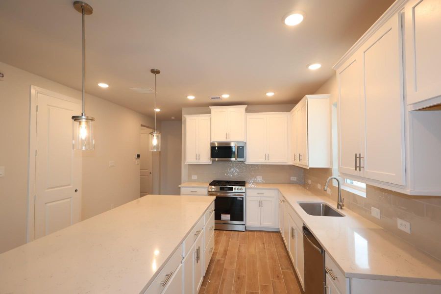 Furnished interior view inside a new home in The Grand Prairie 40’, Hockley (Image 3).