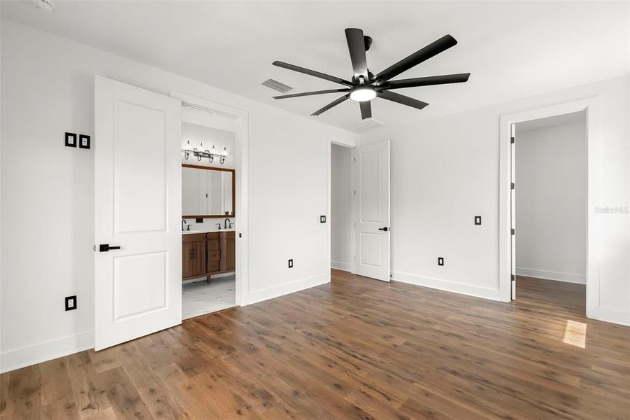Spacious, unfurnished interior of a new home in , Safety Harbor (Image 22).