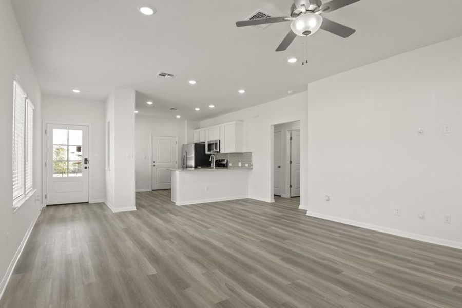Representative unfurnished interior of a home built from the Frisco by Pacesetter Homes in Blanco Vista, San Marcos (Image 17).