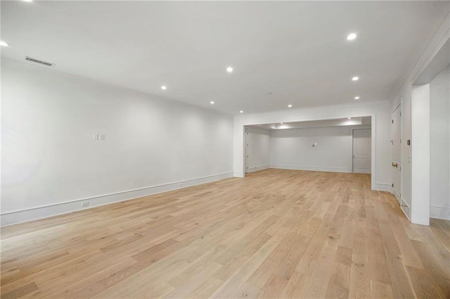 Spacious, unfurnished interior of a new home in , Atlanta (Image 55).