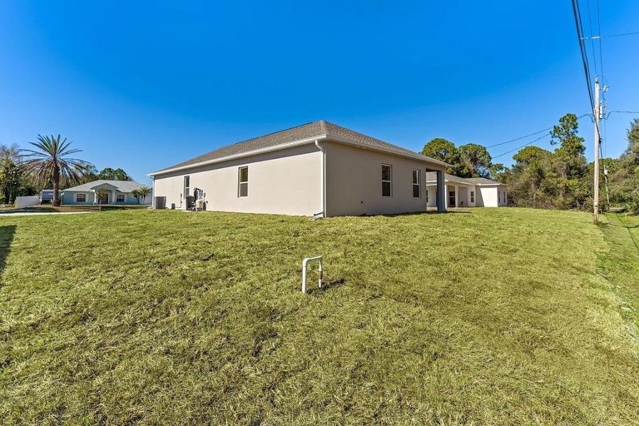 8836-97th-Ct-HigMedia-047-1280