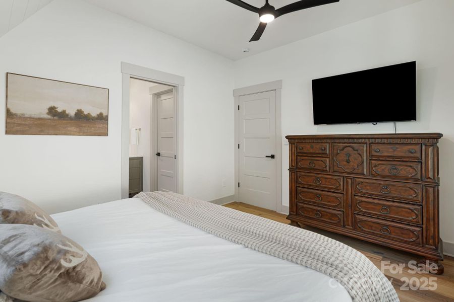 Furnished interior view inside a new home in , Seven Devils (Image 15).